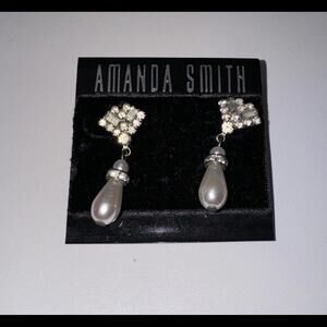 Vintage Amanda Smith Dangle Earrings Rhinestones J1
